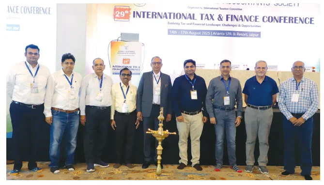 29th International Tax and Finance (ITF) grp pic with Chief Justice Dr. Vineet Kothari